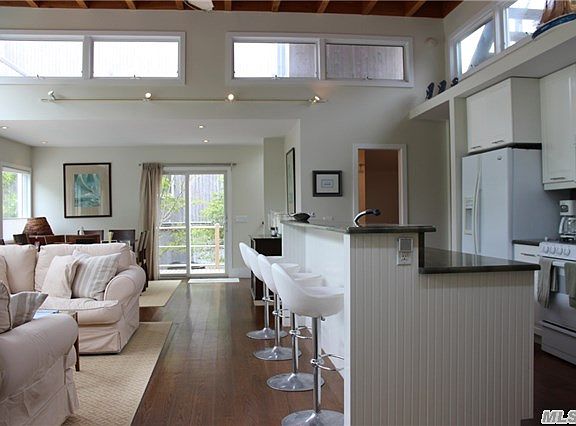 3rd image of 494 Tarpon Walk
