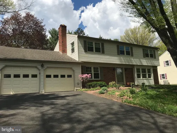 353 Colonial Ave, Collegeville, PA 19426