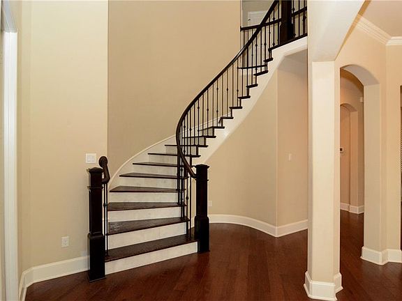 4th image of 251 Serenity Ct