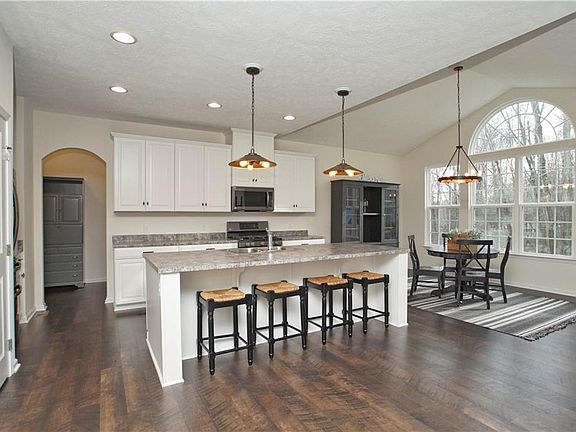 5th image of 373 Bridgeworth Point Dr