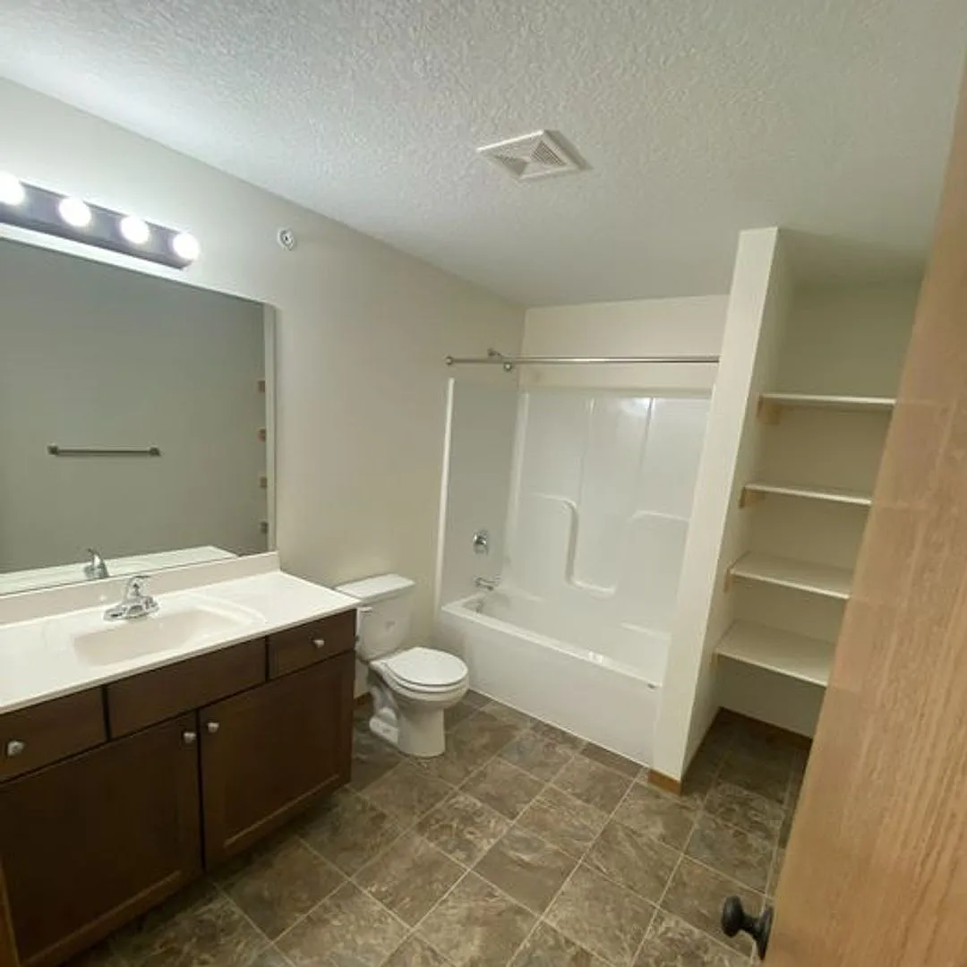 The Ponds 1 bedroom 1 Bath in Faribault — Photo 3