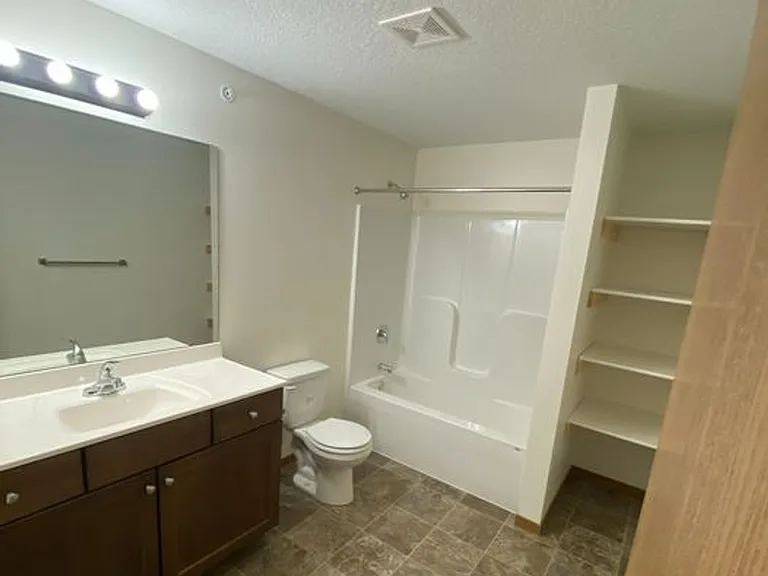 2805 Cardinal Ave #106 — Photo 2