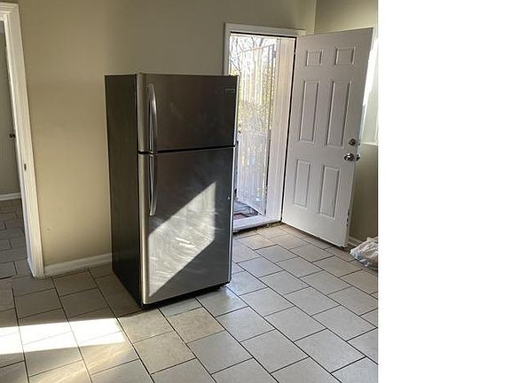 4th image of 6937 S Paxton Ave #3