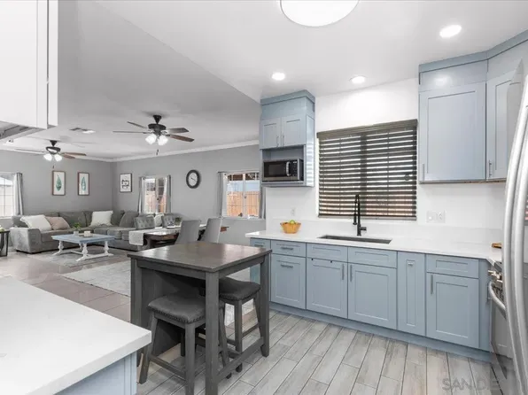 901 Stoneys Ln, El Cajon, CA 92021