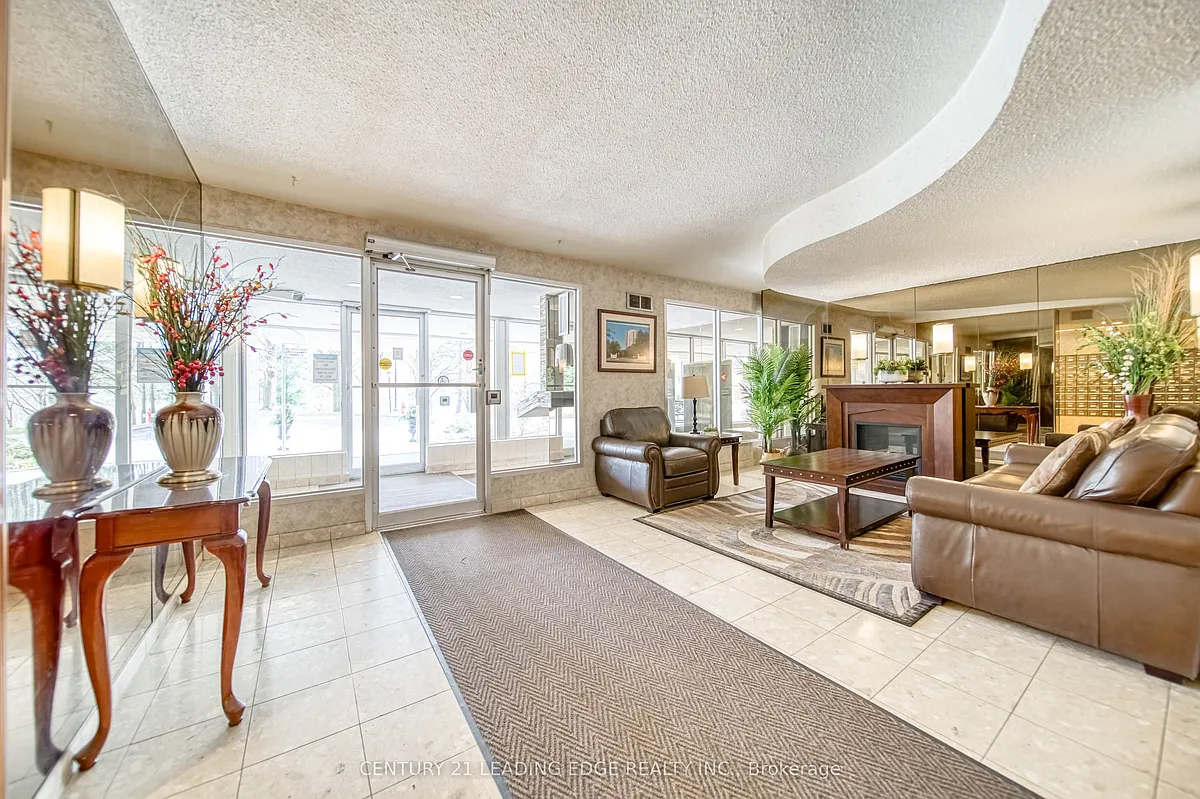 Building Photo - 3100 Kirwin Ave #1007
