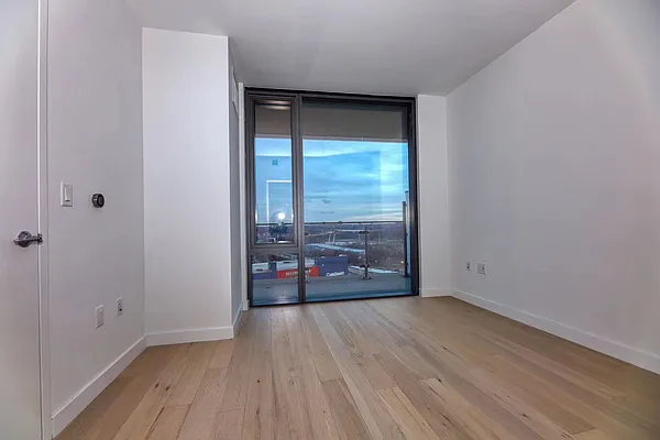 Rented by Sky View Parc Sales LLC | media 18