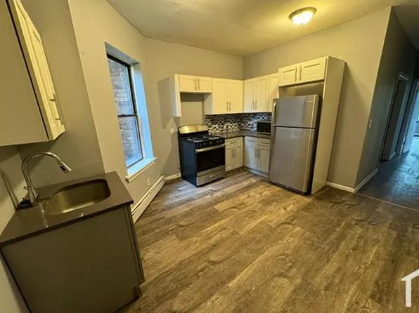 240 Bergen Ave APT 3R, Jersey City, NJ 07305