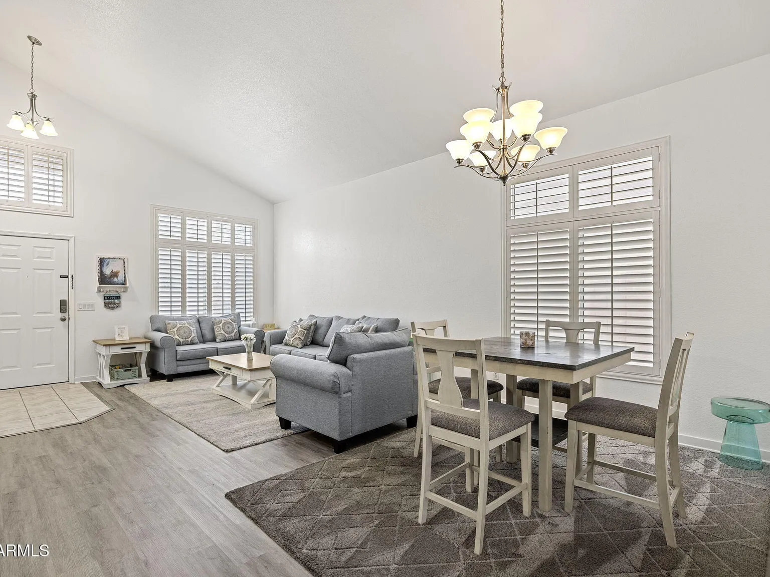 6 bed, 3.0 bath, 3291 sqft, $3,200 — Photo 3