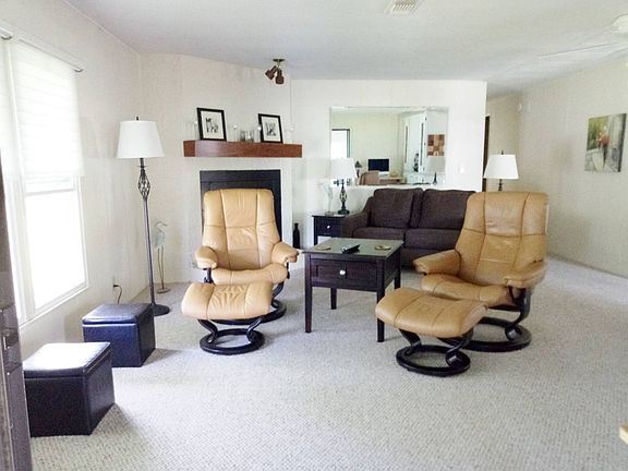 3rd image of 1843 Bloom Dr