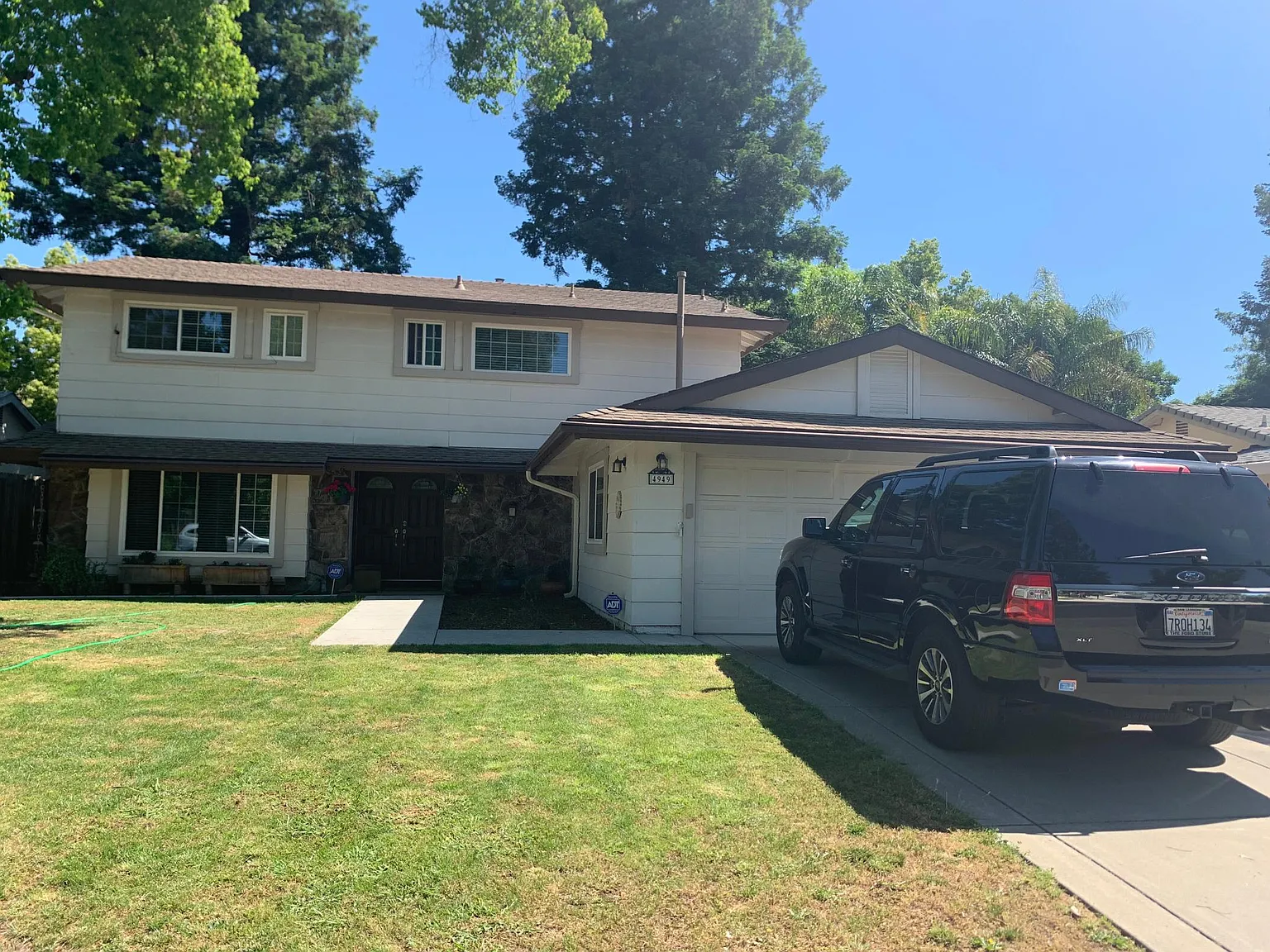 4 bed, 2.5 bath, 1744 sqft, $2,950 — Photo 2