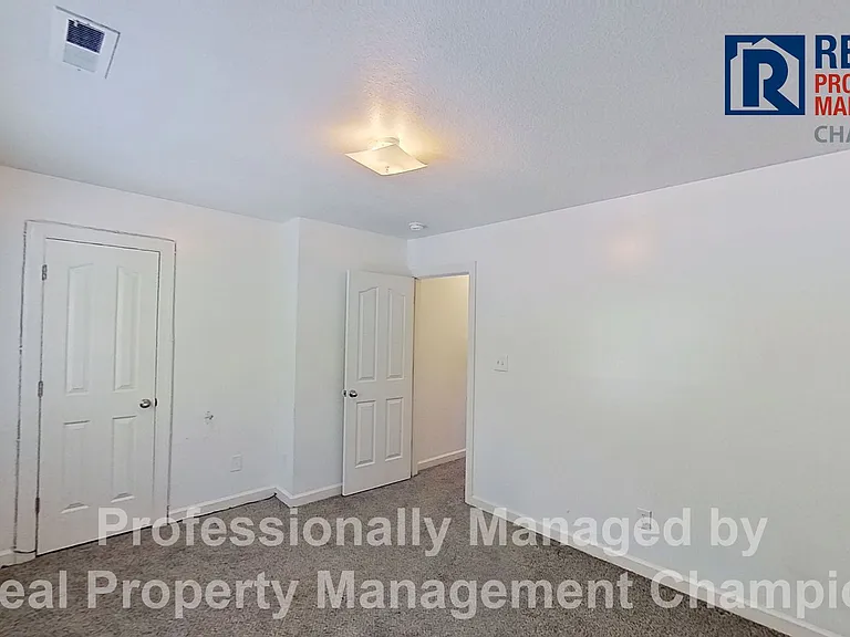 102 Springwood Dr — Photo 15