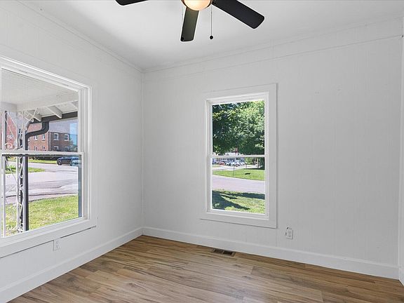 5th image of 1221 Hardwick St SE
