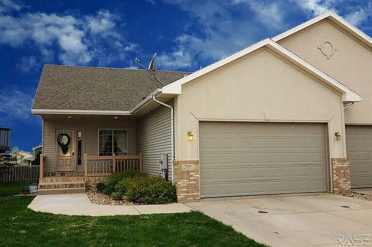 7603 S Peregrine Pl — Photo 1