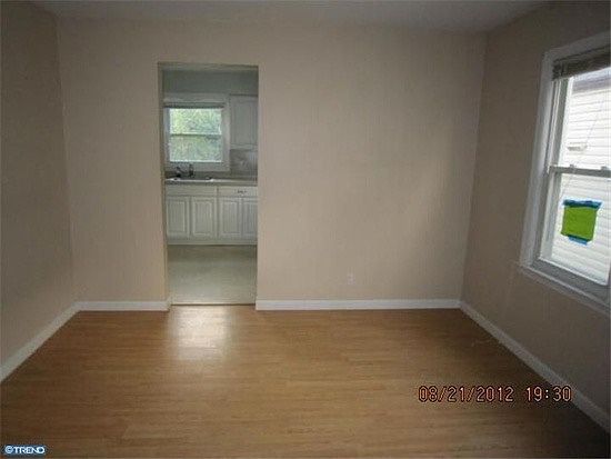3rd image of 229 Ward Ave