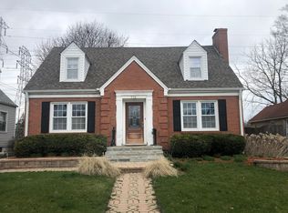 516 W Keith Ave, Waukegan, IL 60085