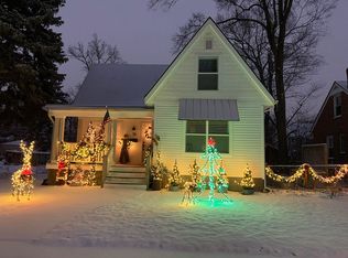 70 Sylvan Ave, Pleasant Ridge, MI 48069