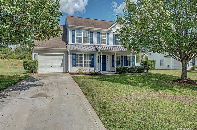 1st image of 924 Crowders Woods Dr