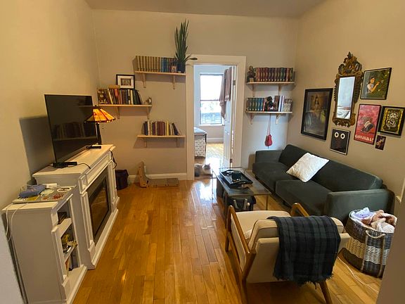 2nd image of 233 E 77th St APT 22