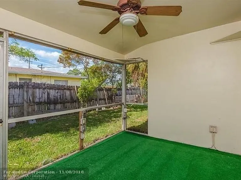 2061 NE 25th Ave — Photo 4