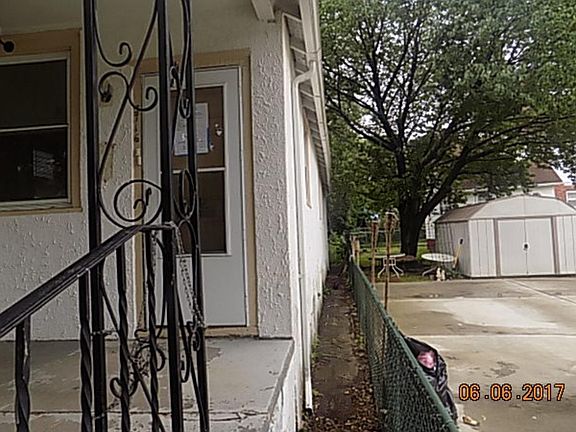 3rd image of 3716 Frosthoffer Ave