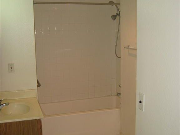 3rd image of 111 Marguerita Ave Unit 111