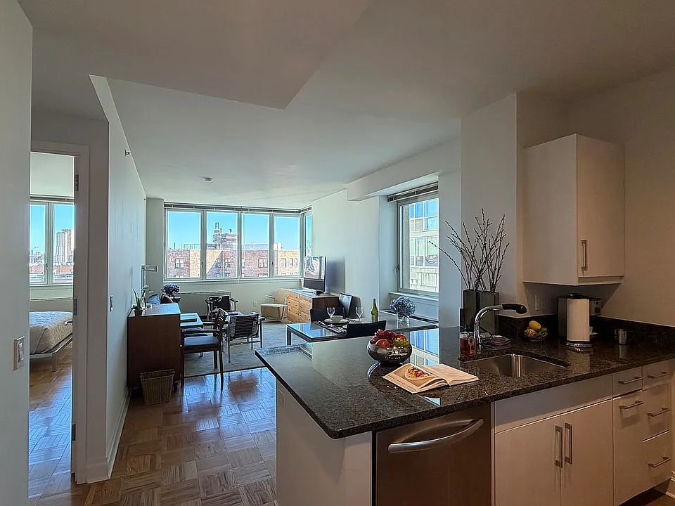 1st image of 1510 Lexington Ave APT 14Q