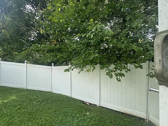 4th image of 7860 Rolling View Ave