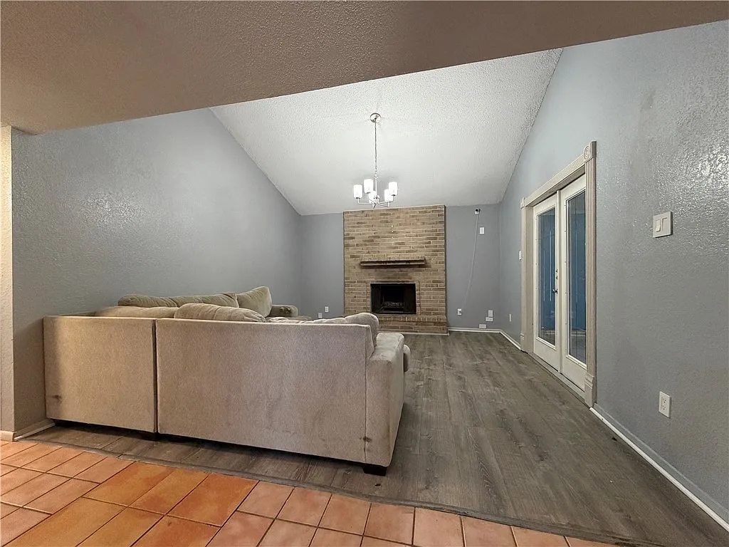 3 bed, 2.5 bath, 1661 sqft, $1,850 — Photo 2