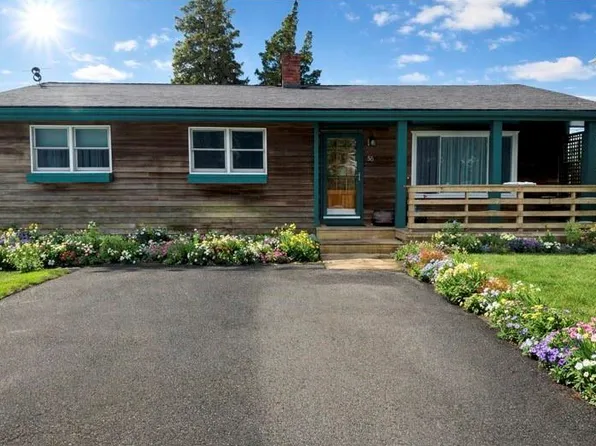 55 Rhode Island Blvd, Portsmouth, RI 02871