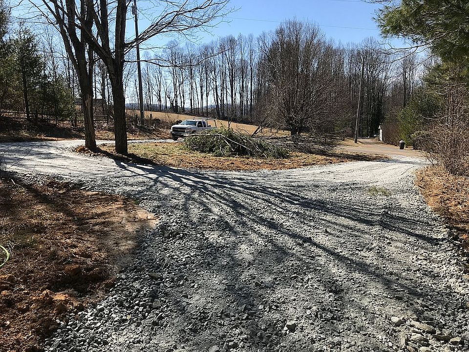 2nd image of 1049 Savannah Rd