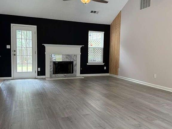 3rd image of 907 Keldron Ct