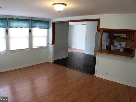 3rd image of 88 Kenmar Dr