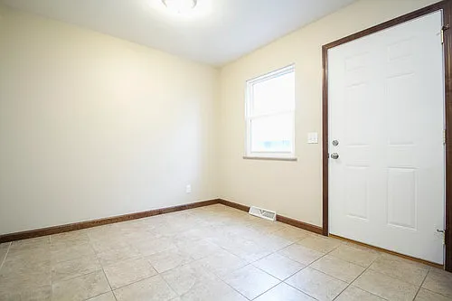 2731 Glendale Ave #J — Photo 9