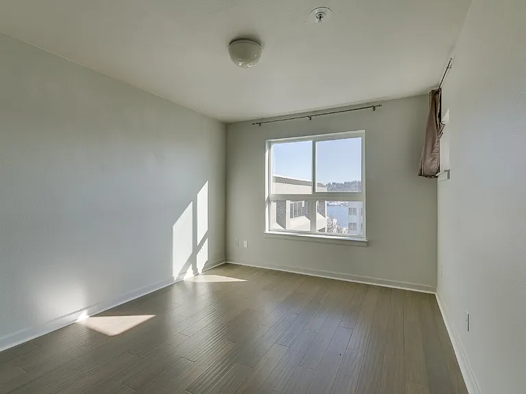 1504 Aurora Ave N #206 — Photo 13
