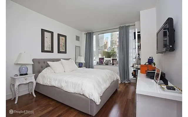 Rented by Douglas Elliman | media 4