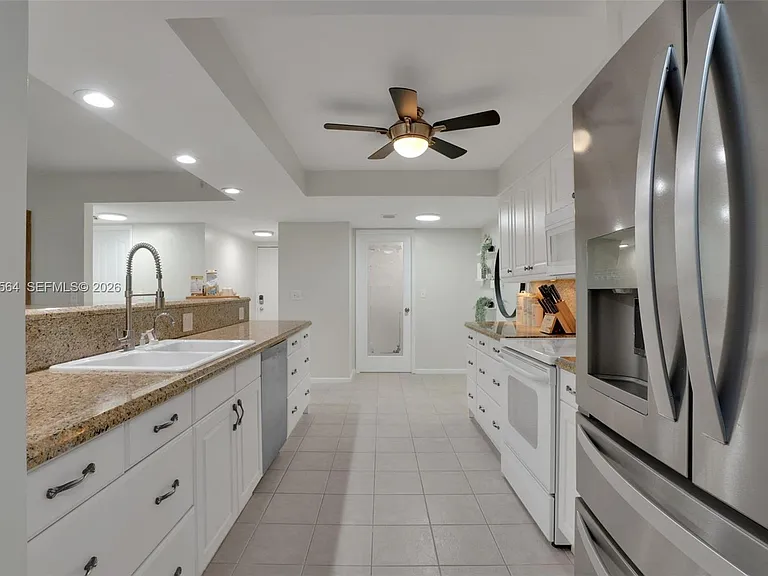 500 Egret Cir #8403 — Photo 3