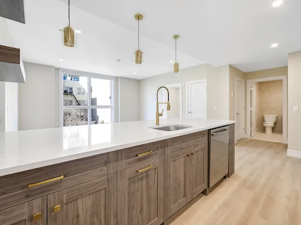 706 Madison Street image 7 of 29