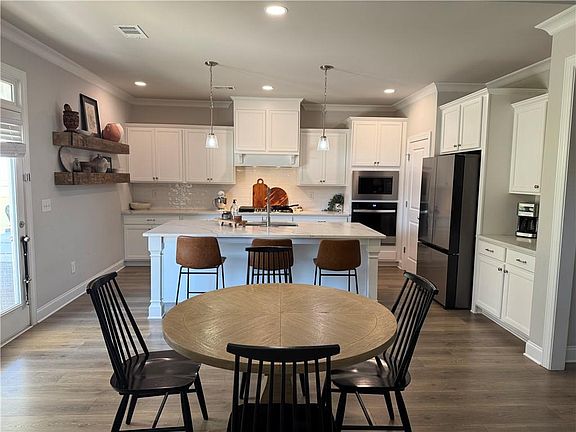 5th image of 868 Smith Mill Rd