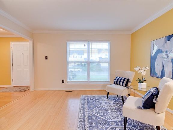 5th image of 2705 Poplar Haven Ct