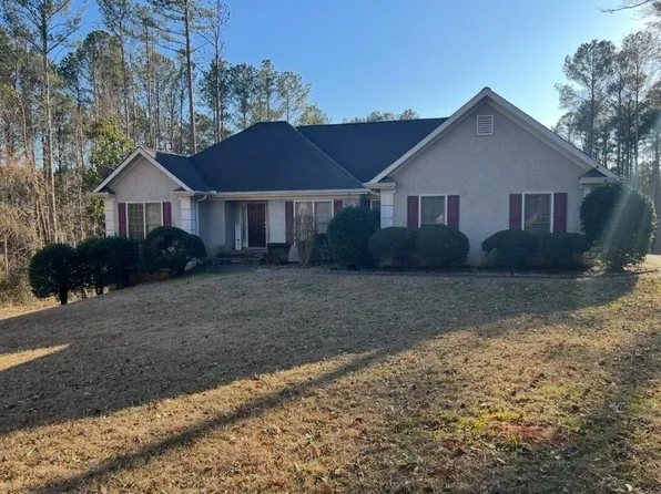 135 Lucky Leaf Pl, Fayetteville, GA 30214