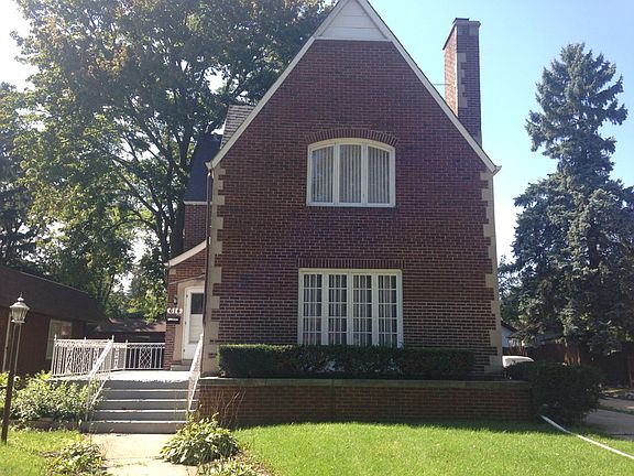 3rd image of 614 N Elmwood Ave