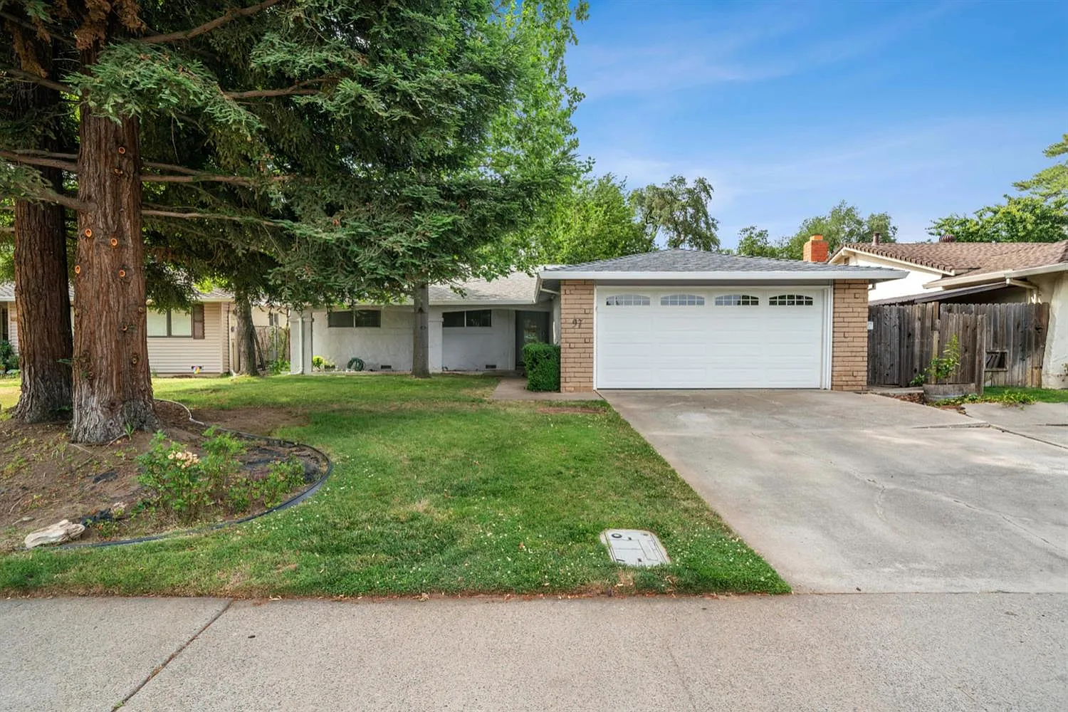 97 Waterglen Cir photo 1