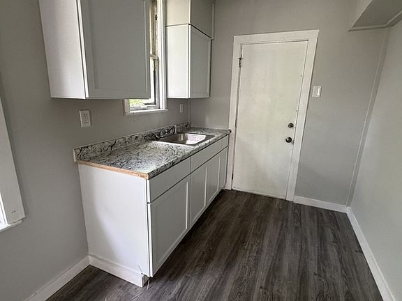 4th image of 12315 Revere Ave