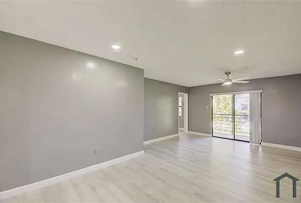2 bed, 956 sqft, $2,250 — Photo 2
