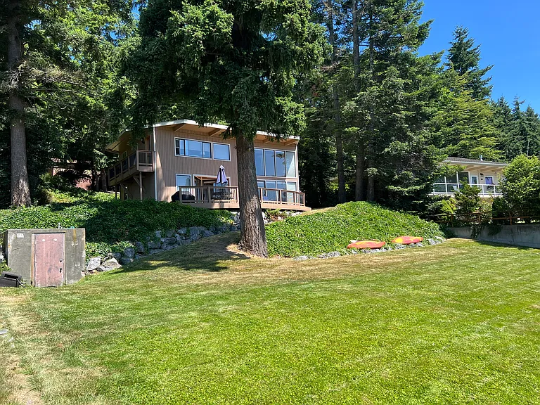 2058 Dellesta Dr — Photo 19