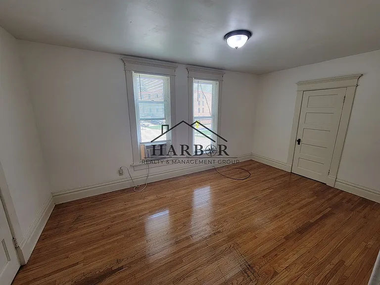 711 1st Dr NW #B — Photo 7