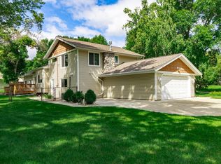 16209 Woodland Ln, Minnetonka, MN 55345