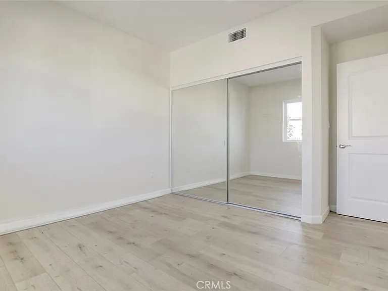 7408 Radford Ave — Photo 14
