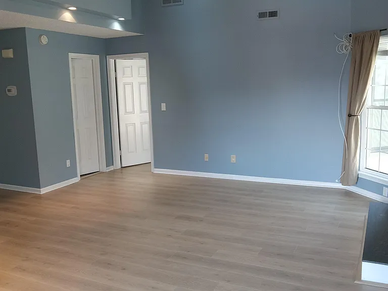 415 Harbour Point #304 — Photo 2