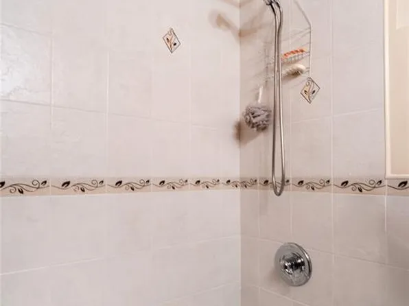 1527 East 29th Street image 15 of 20